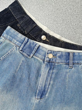Women's lightweight washed denim Bermuda shorts detail 2