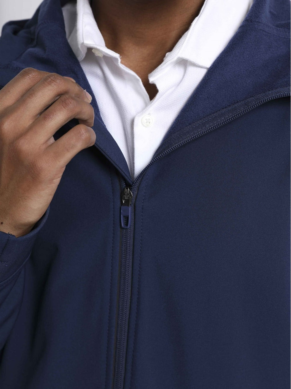 Men's windproof fleece-lined softshell hoodie detail 4